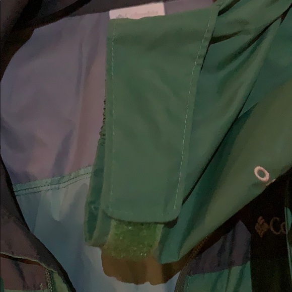 Green Columbia Windbreaker - Picture 5 of 5